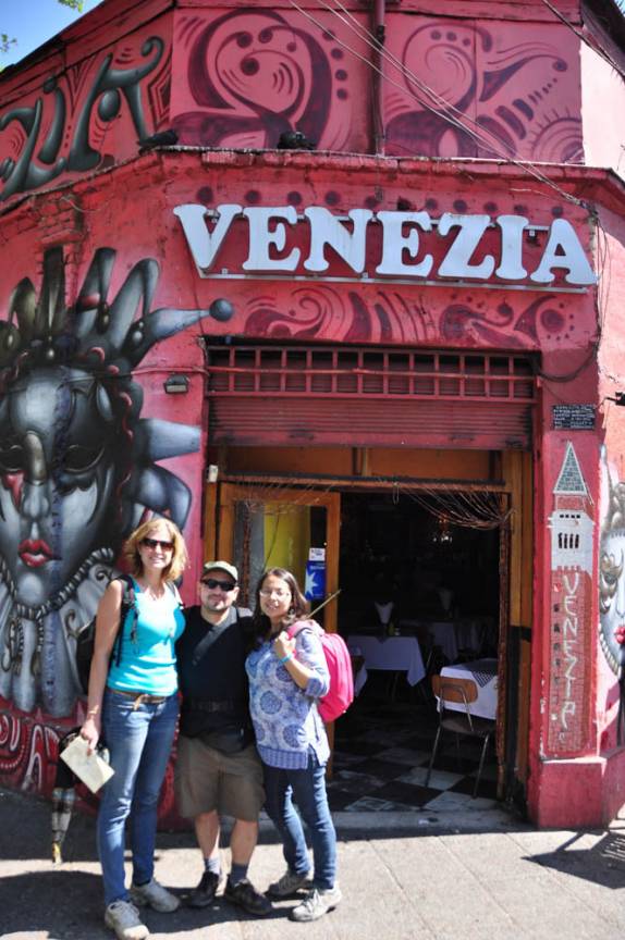 Visita ao tradicional restaurante Venezia, em Santiago, capital do Chile